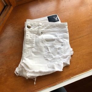 White American Eagle Shorts!